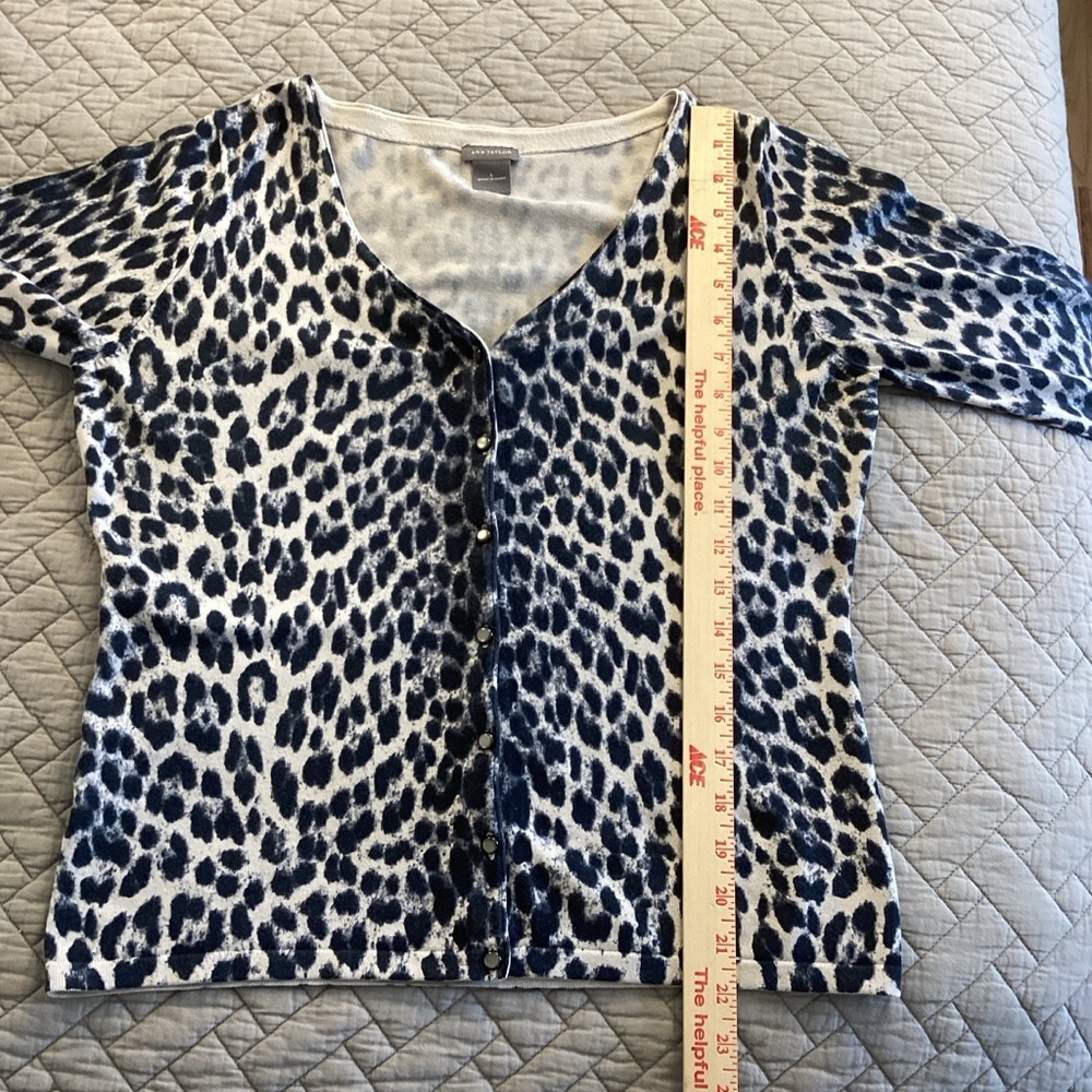 Ann Taylor Black and White Leopard Cardigan Sz L - Picture 6 of 10